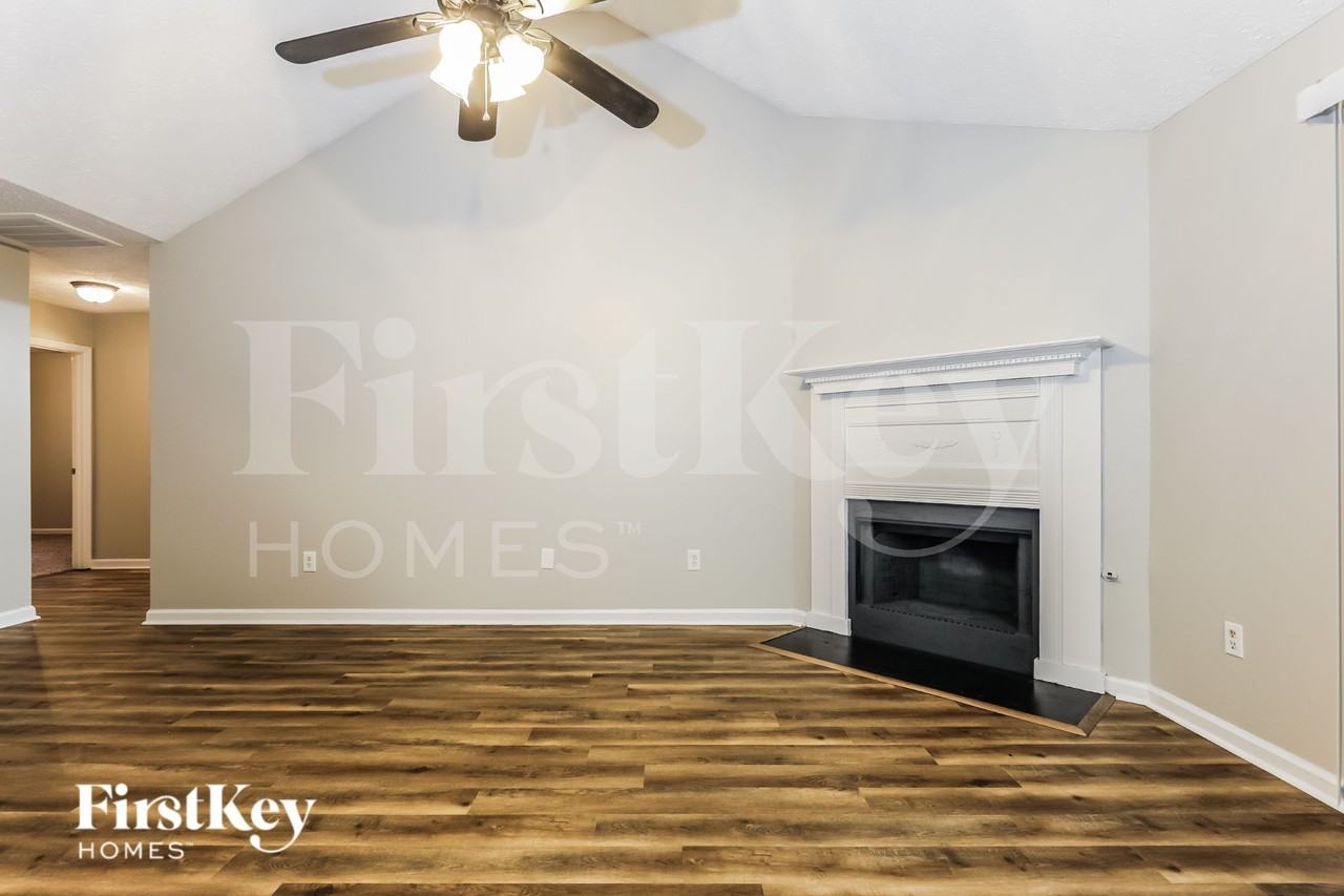 35 Peachtree Way - Photo 3 of 16