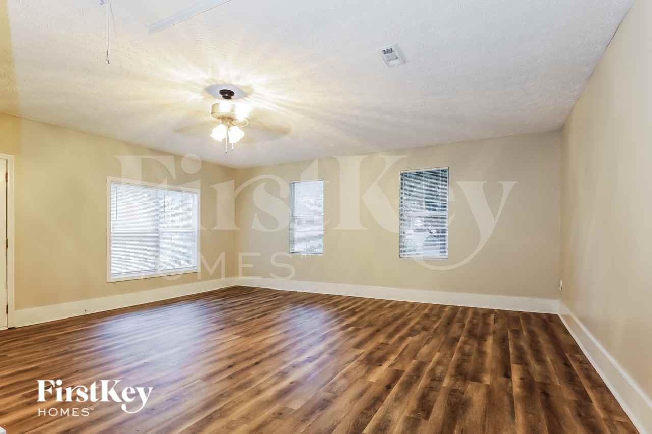 35 Peachtree Way - Photo 6 of 16