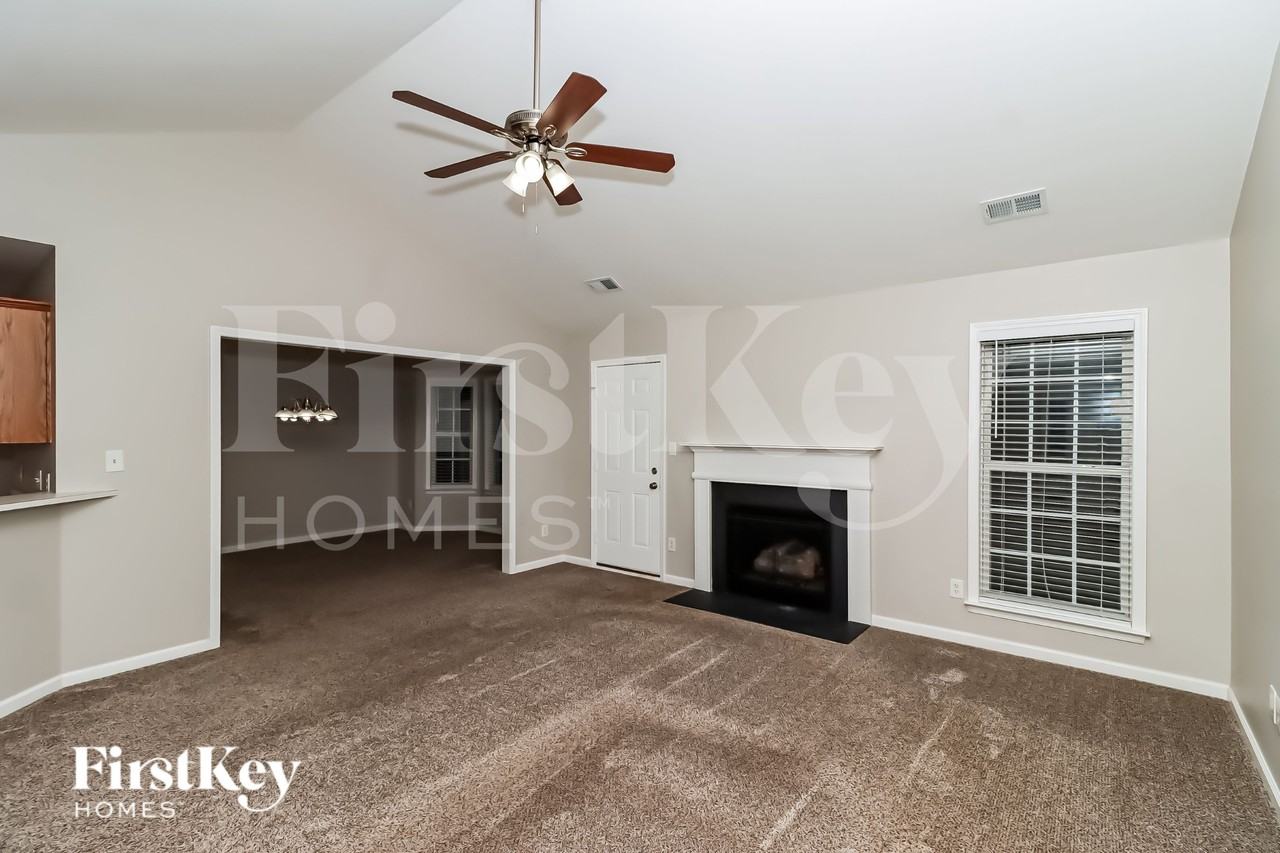 312 Edgemore Ct - Photo 5 of 16