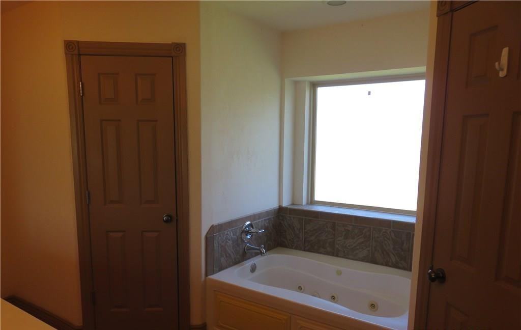 1801 Mead Ln - Photo 7 of 13