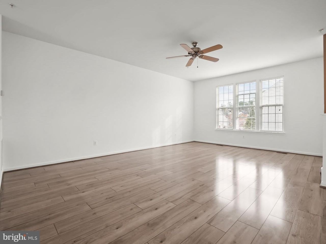43578 Marguerite Way - Photo 2 of 33