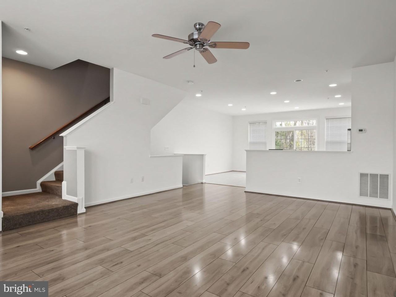 43578 Marguerite Way - Photo 3 of 33