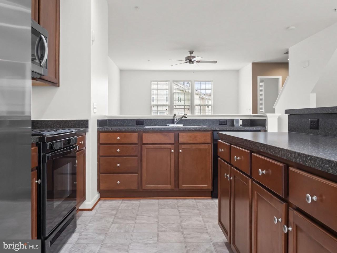43578 Marguerite Way - Photo 7 of 33