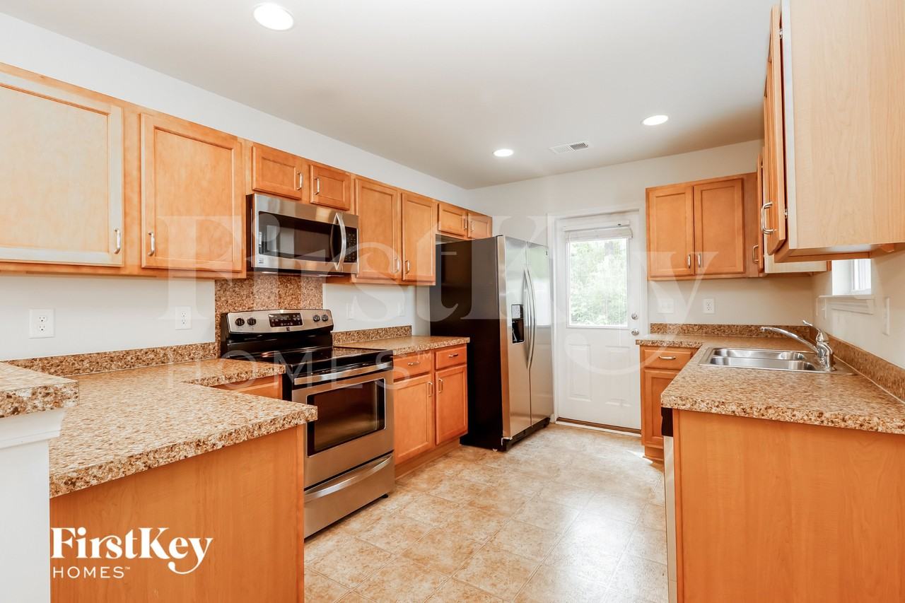 174 Keaton Brook Dr - Photo 5 of 15