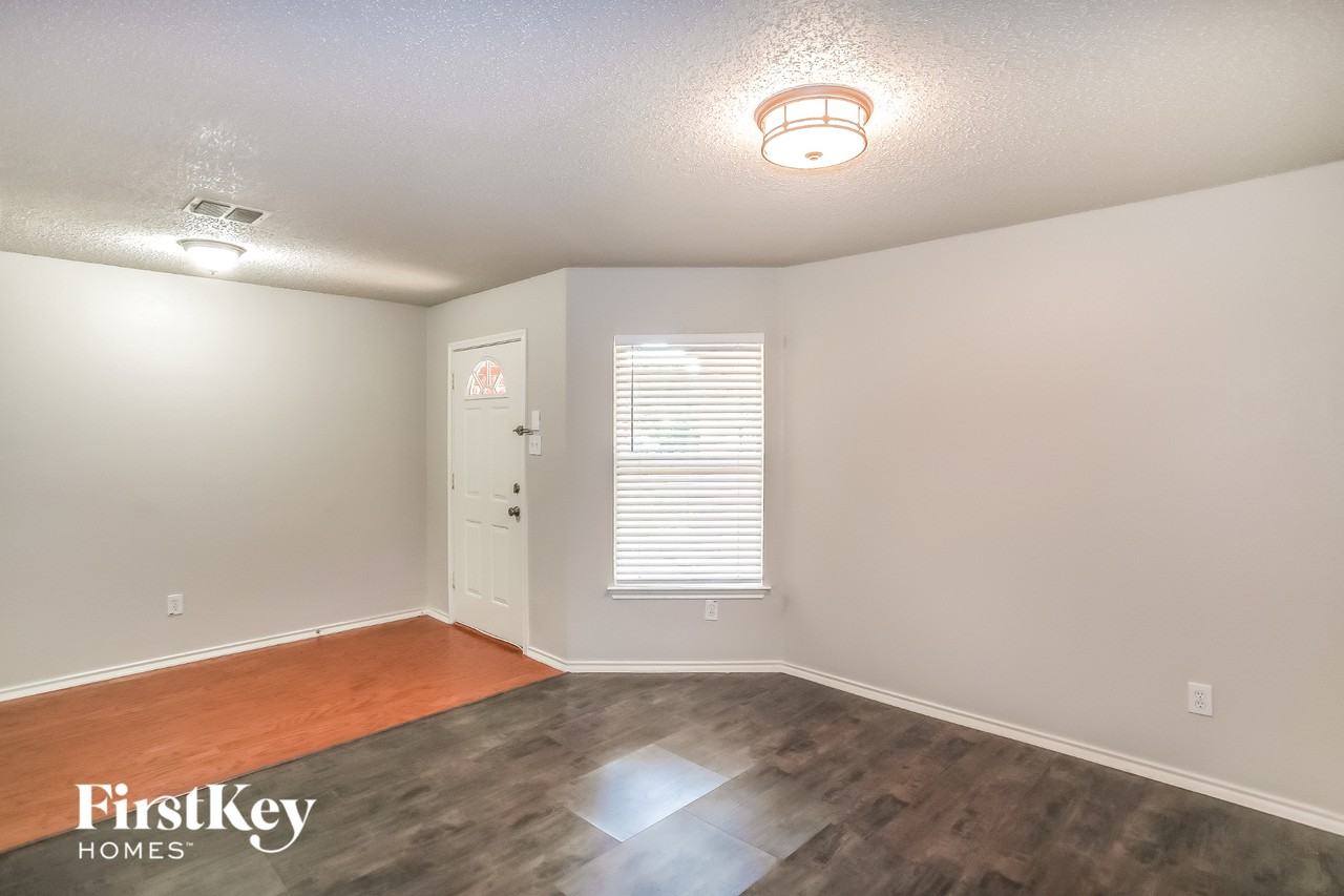 5293 Chessie Cir - Photo 4 of 15