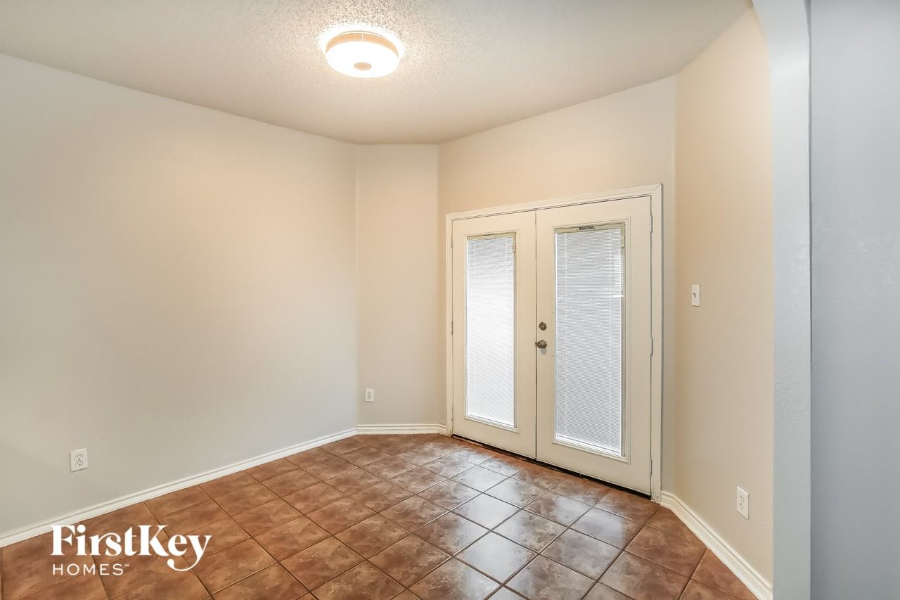 5293 Chessie Cir - Photo 5 of 15