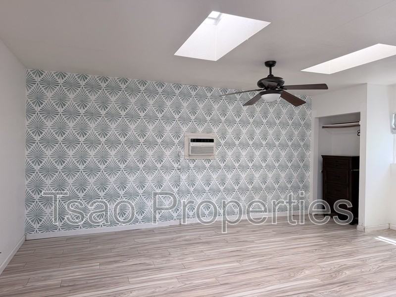 607 N Ardmore Ave - Photo 2 of 5