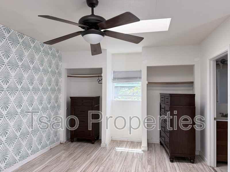 607 N Ardmore Ave - Photo 3 of 5