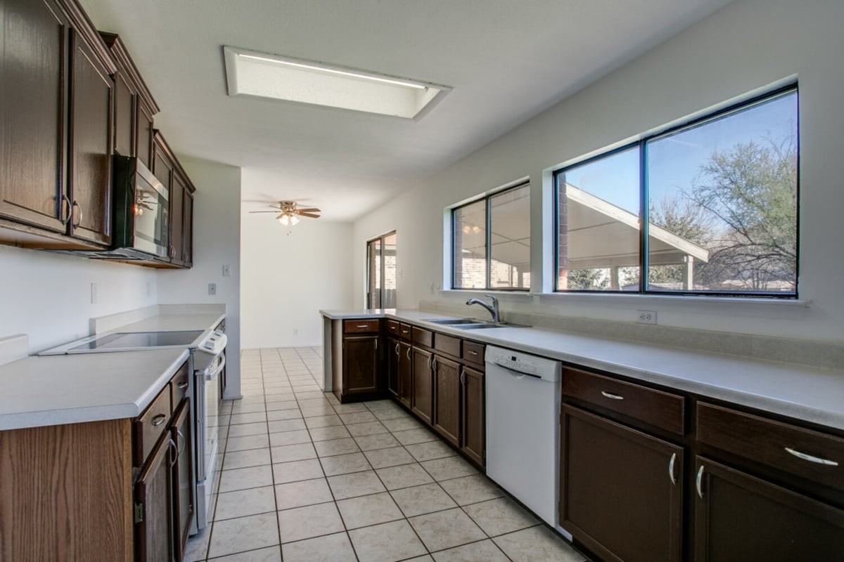 8026 Manderly Pl - Photo 5 of 13
