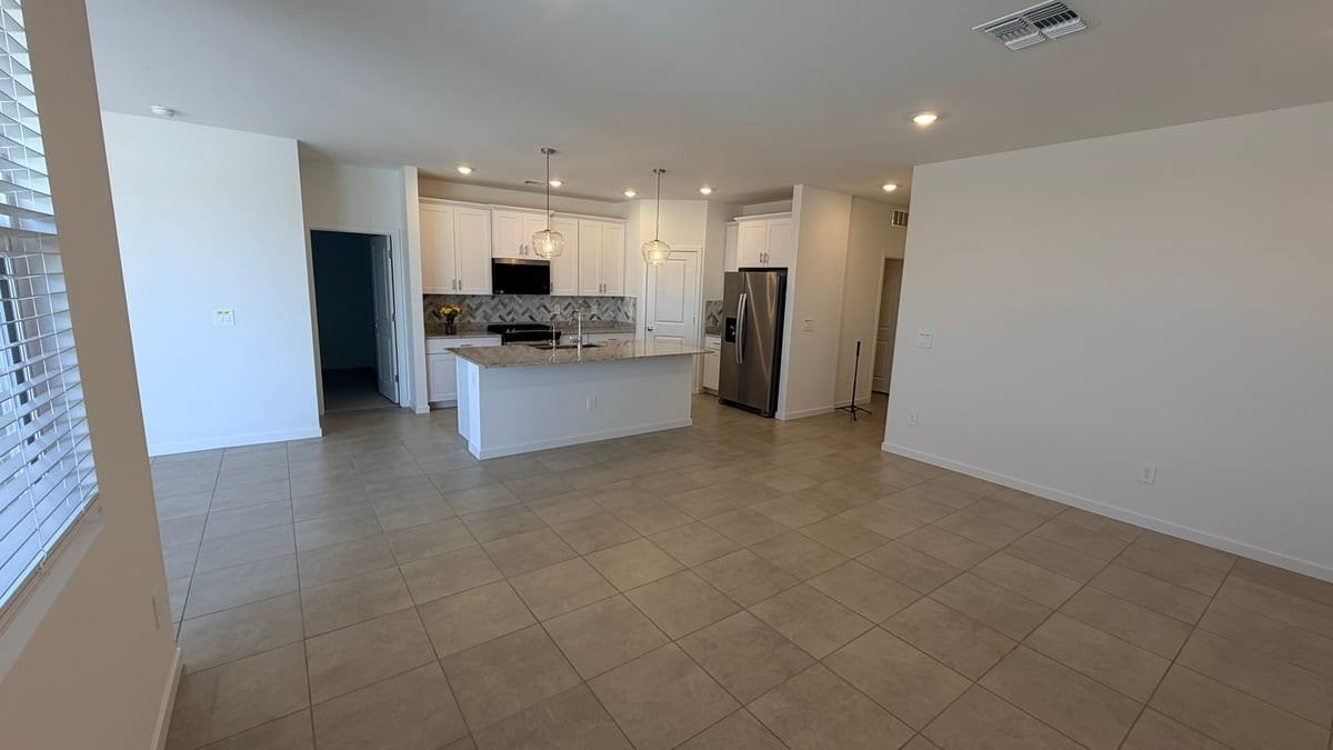 37043 W Vera Cruz Dr - Photo 5 of 22