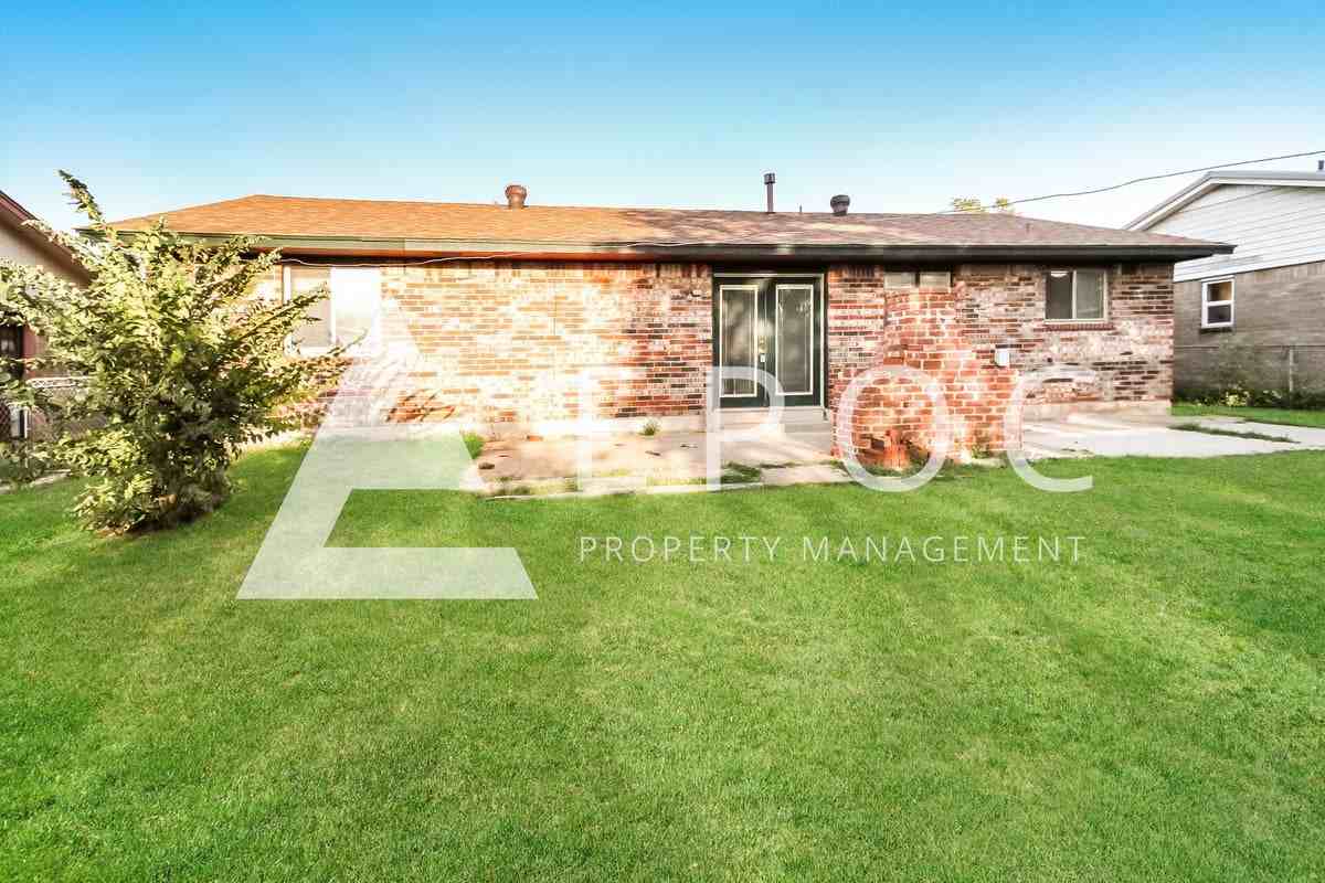 409 Woodland Dr - Photo 2 of 16