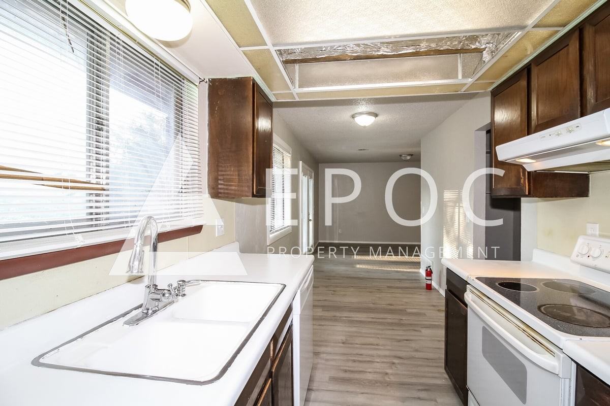 409 Woodland Dr - Photo 3 of 16