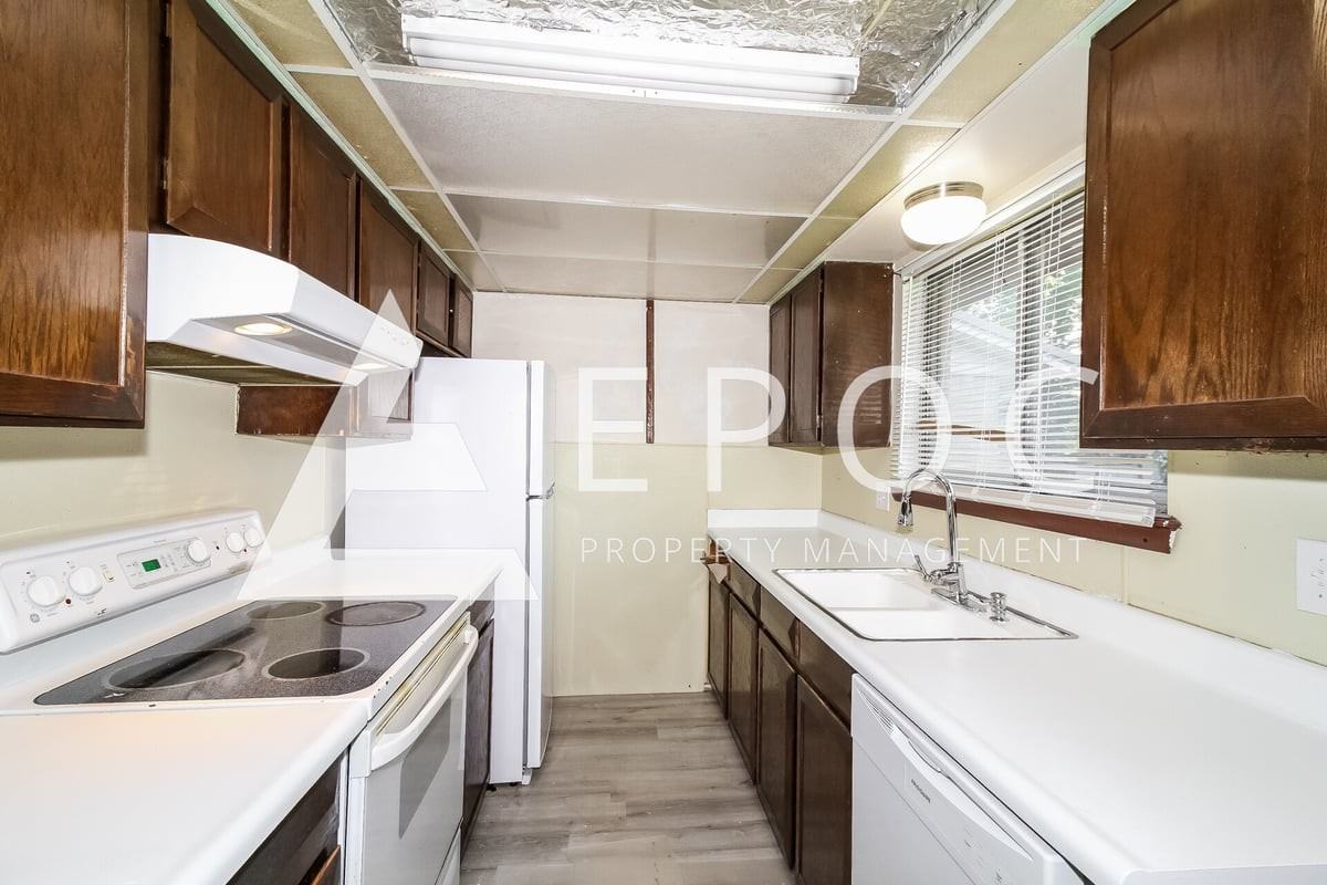409 Woodland Dr - Photo 4 of 16