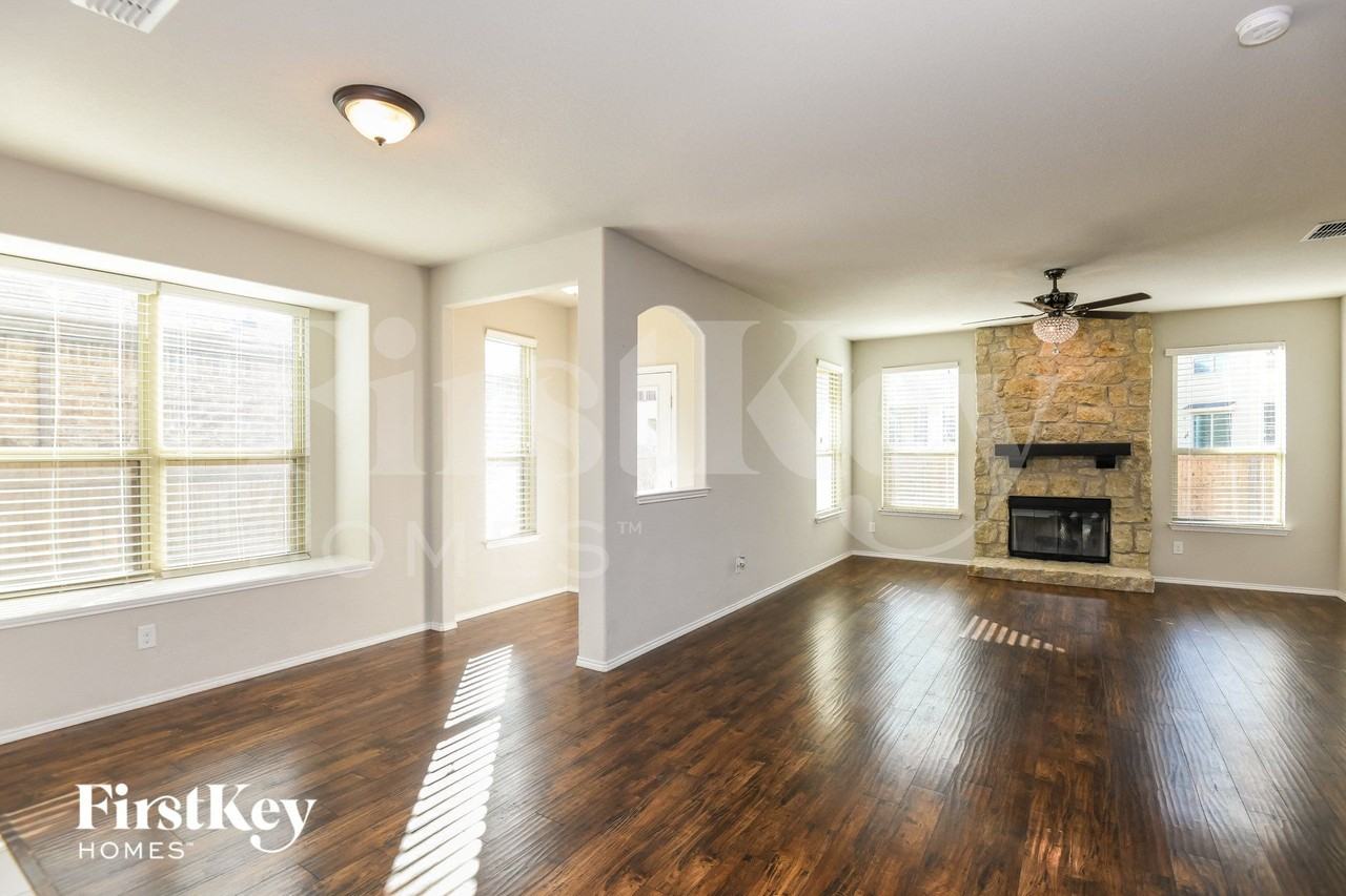 7709 Boat Wind Rd - Photo 2 of 15