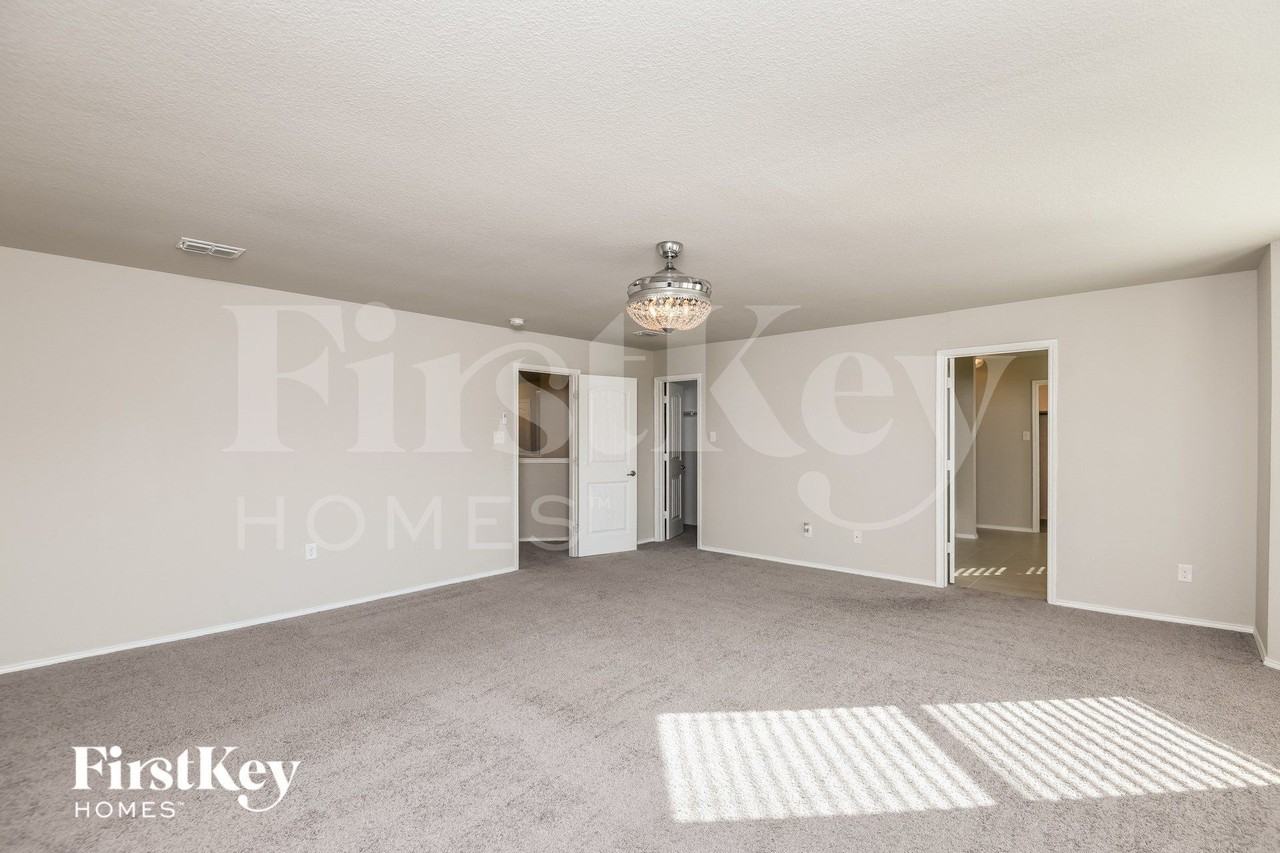 7709 Boat Wind Rd - Photo 7 of 15
