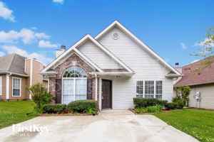 featured image of 104 Mayfair Ln