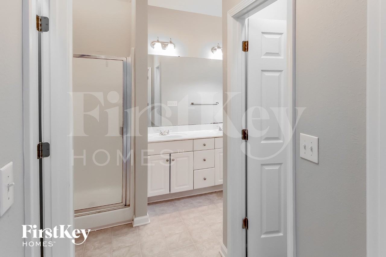 104 Mayfair Ln - Photo 6 of 15