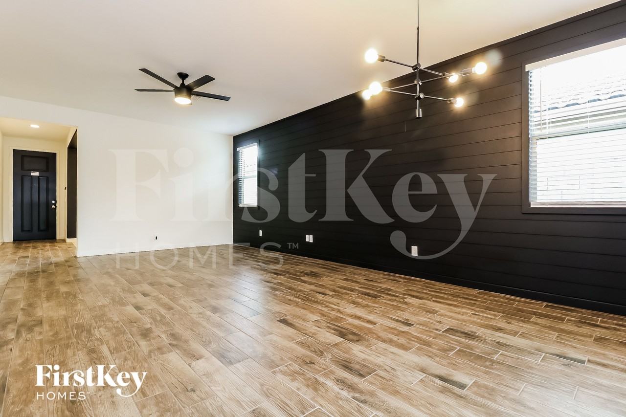 17538 W Villa Hermosa Ln - Photo 3 of 15