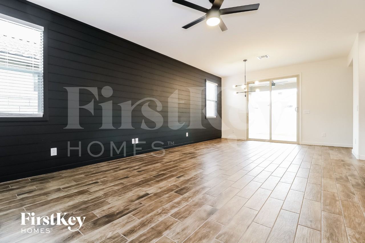 17538 W Villa Hermosa Ln - Photo 4 of 15