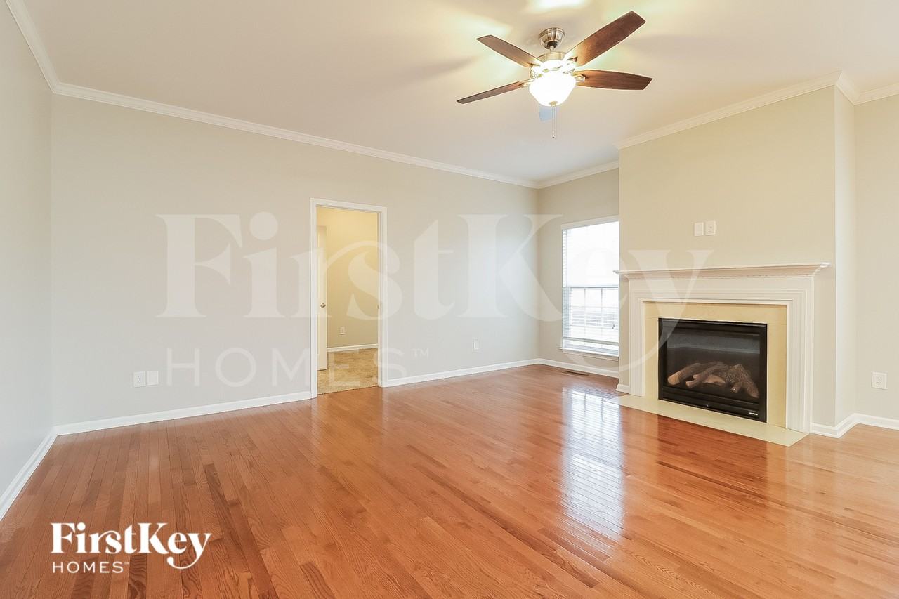 2184 Mclaughlin Dr - Photo 3 of 15