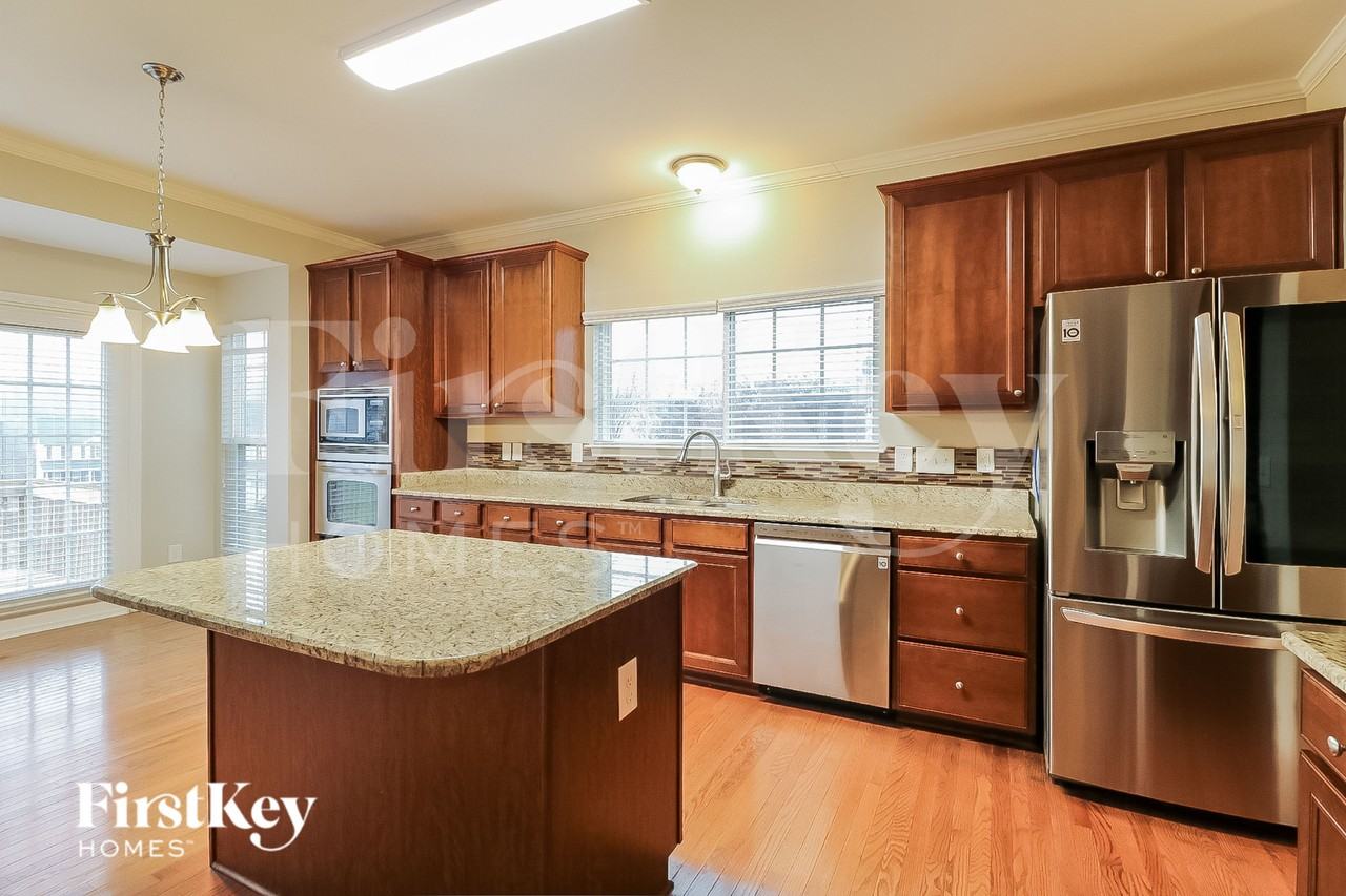 2184 Mclaughlin Dr - Photo 6 of 15