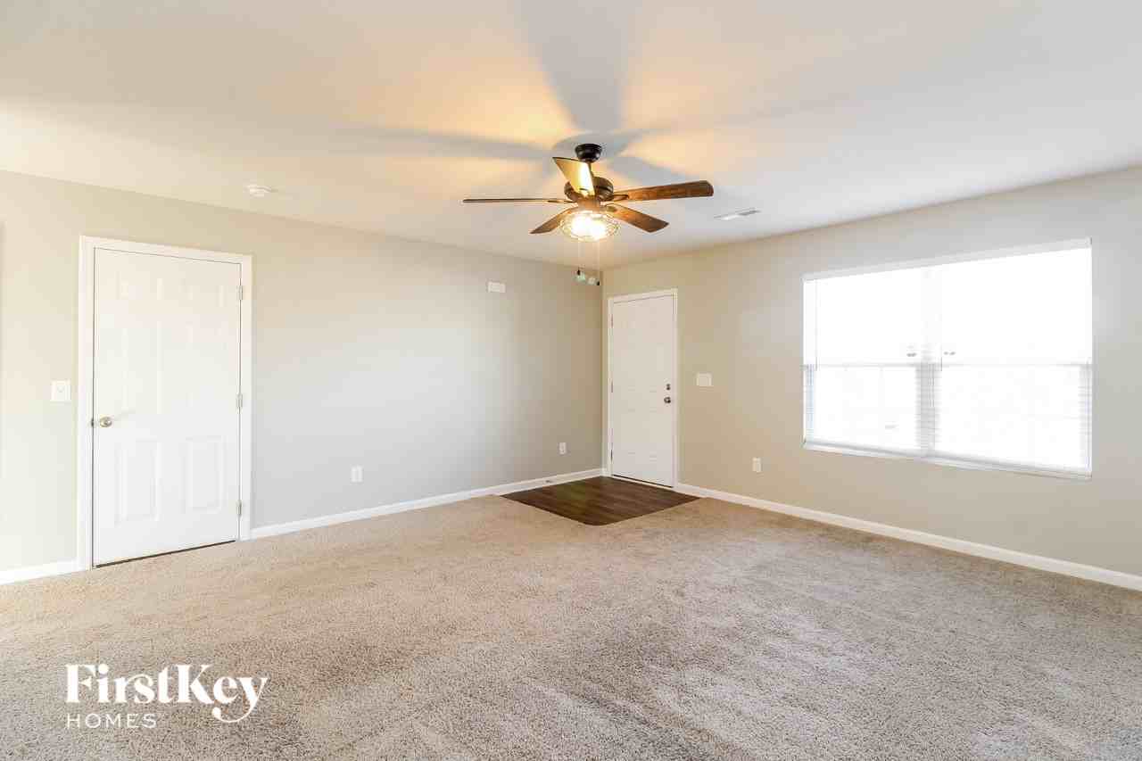 151 Bedrock Ct - Photo 2 of 15