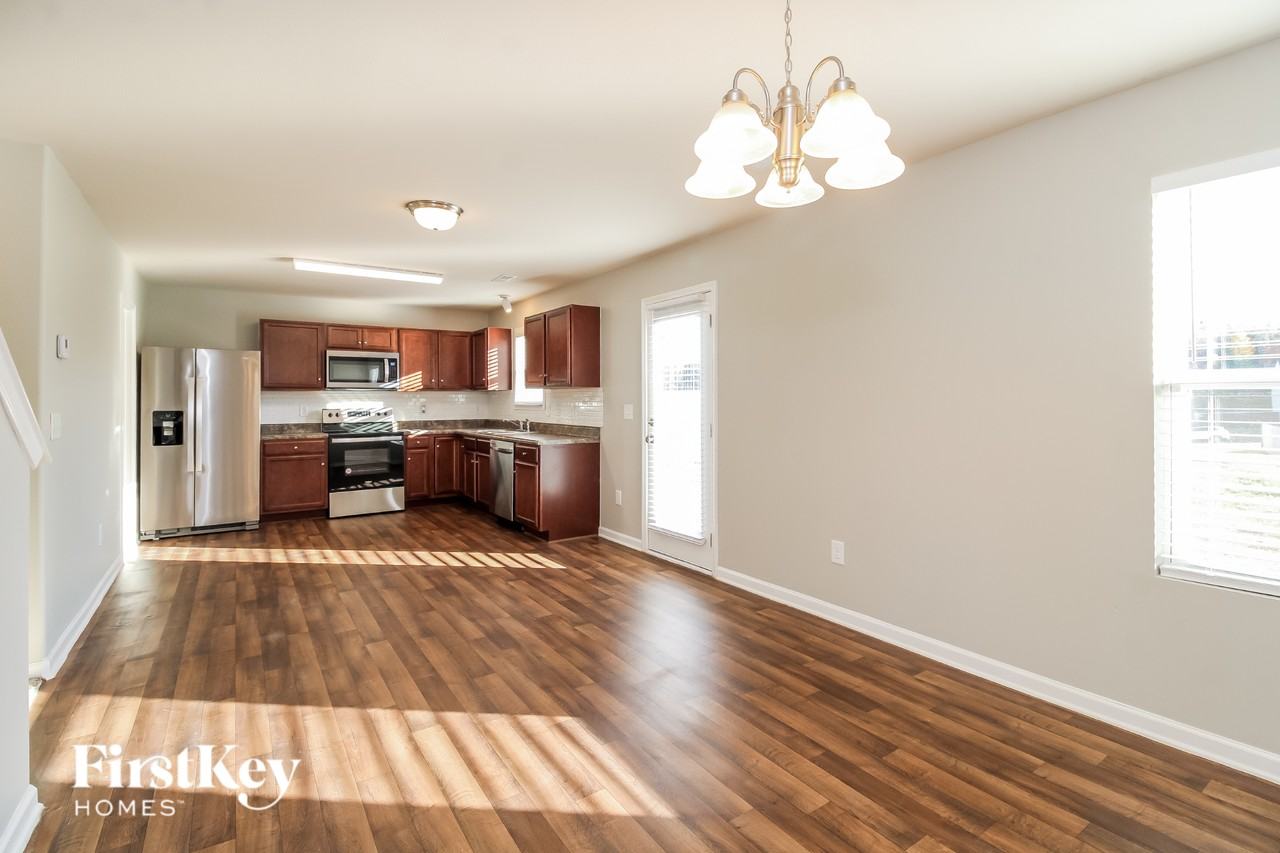 151 Bedrock Ct - Photo 4 of 15