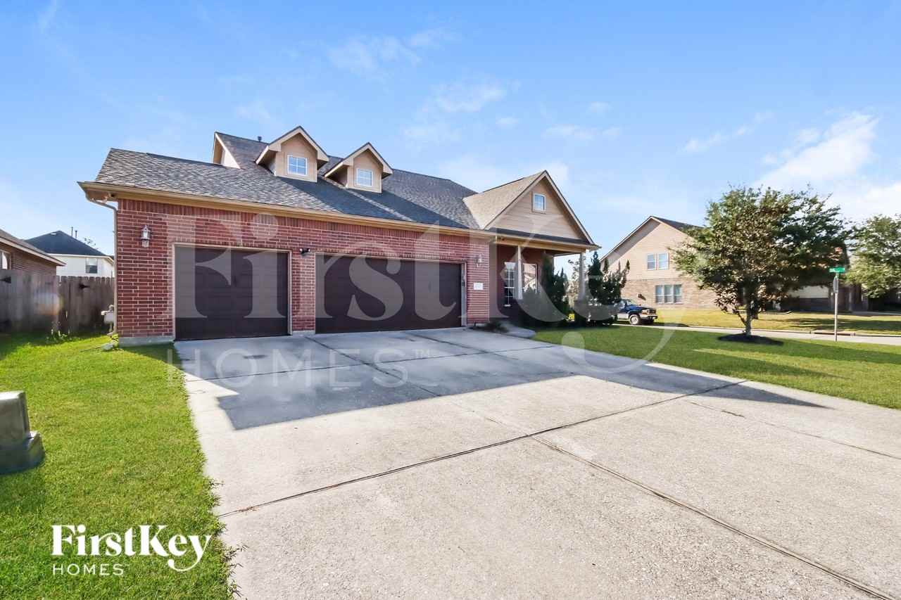 21630 Hansom Dr - Photo 3 of 16