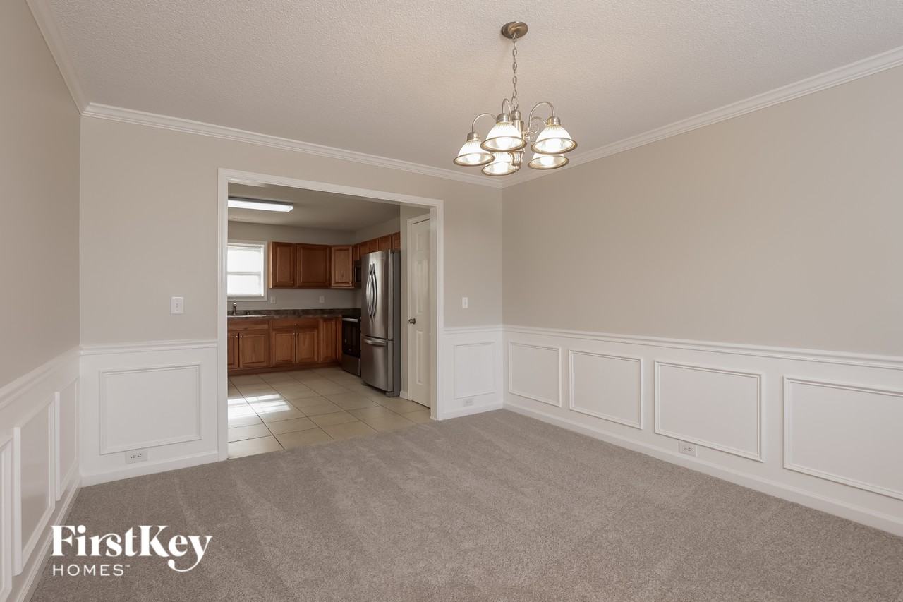 709 Southshore Pkwy - Photo 5 of 15