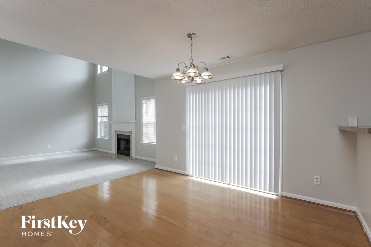 709 Southshore Pkwy - Photo 6 of 15