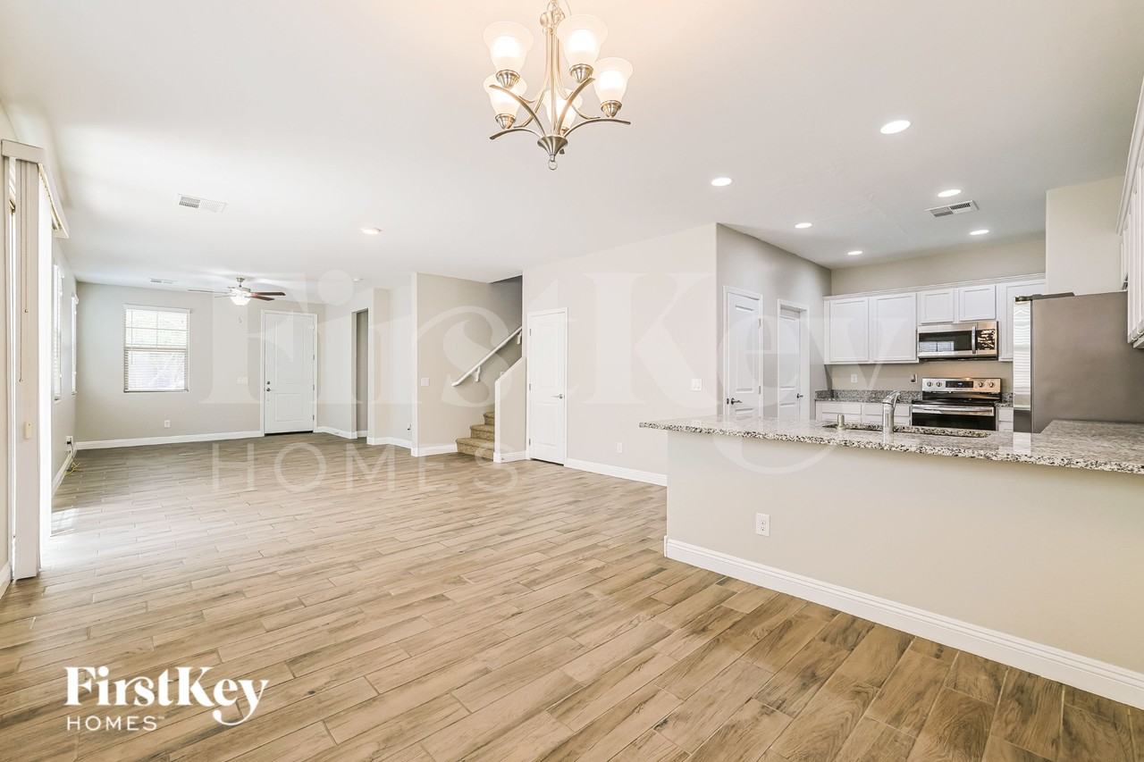 301 N Sunrise - Photo 4 of 16