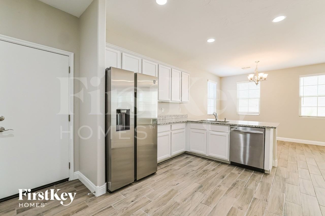 301 N Sunrise - Photo 6 of 16