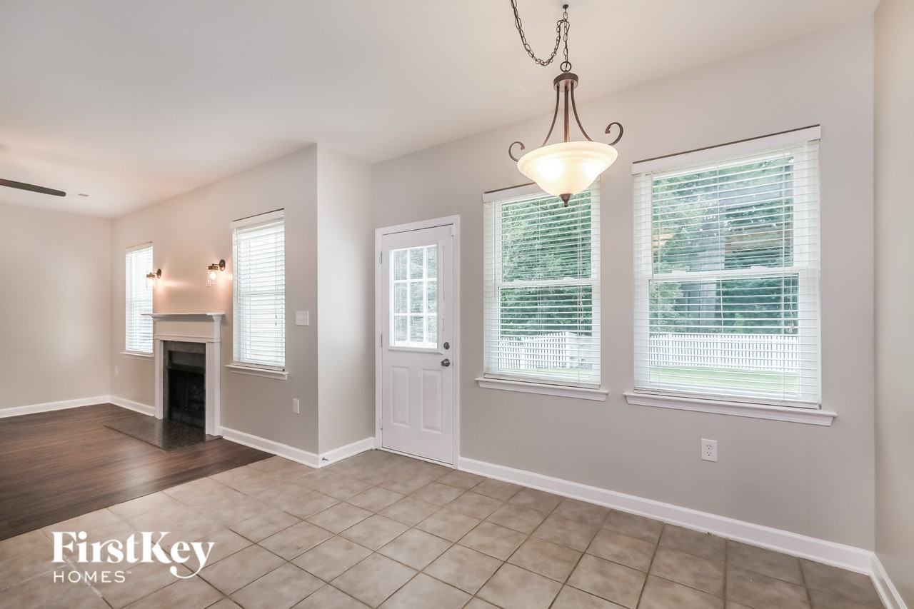 4107 High Shoals Dr - Photo 4 of 15