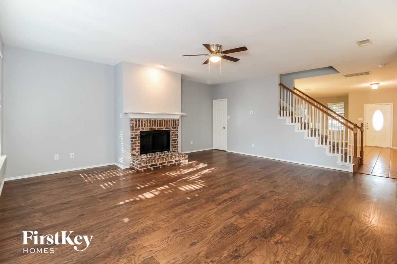 3700 Dunlavy Rd - Photo 3 of 15