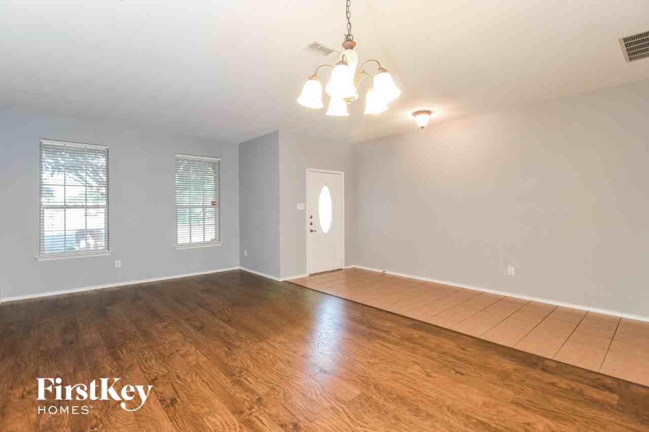3700 Dunlavy Rd - Photo 5 of 15