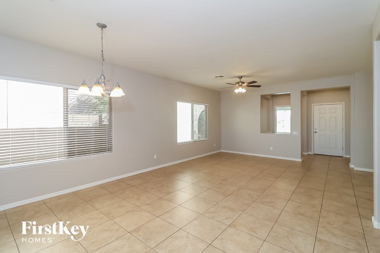 11144 E Sutter Ave - Photo 3 of 15