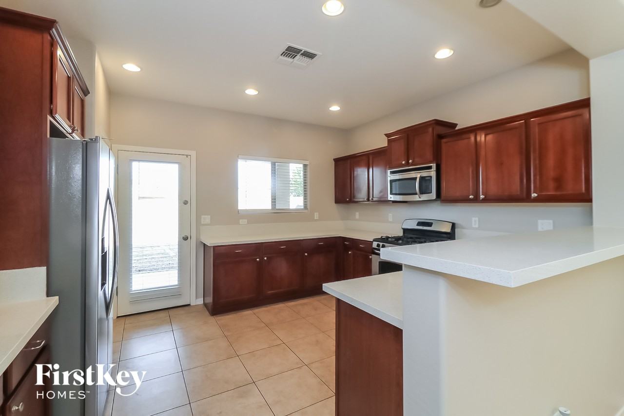 11144 E Sutter Ave - Photo 7 of 15