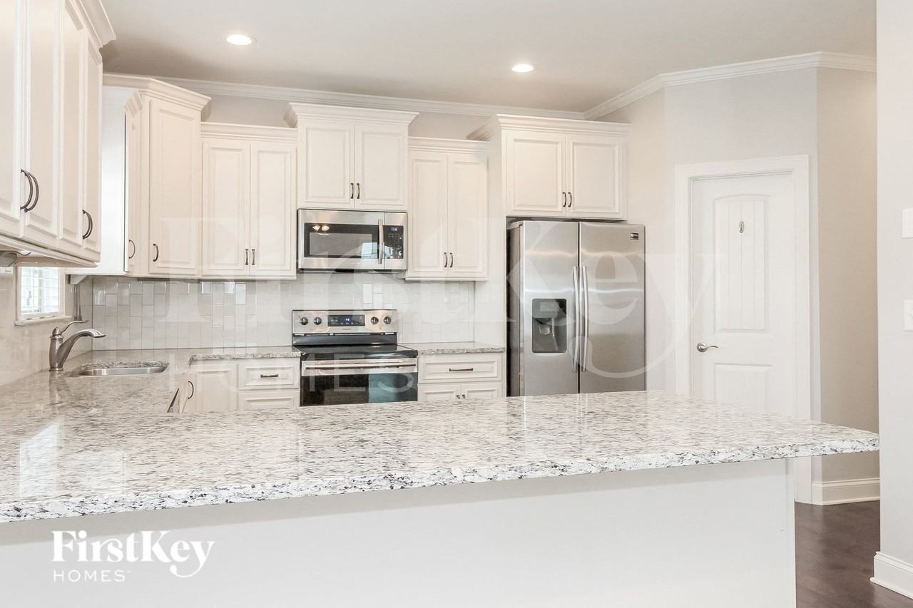 127 Phoenix Ct - Photo 6 of 15