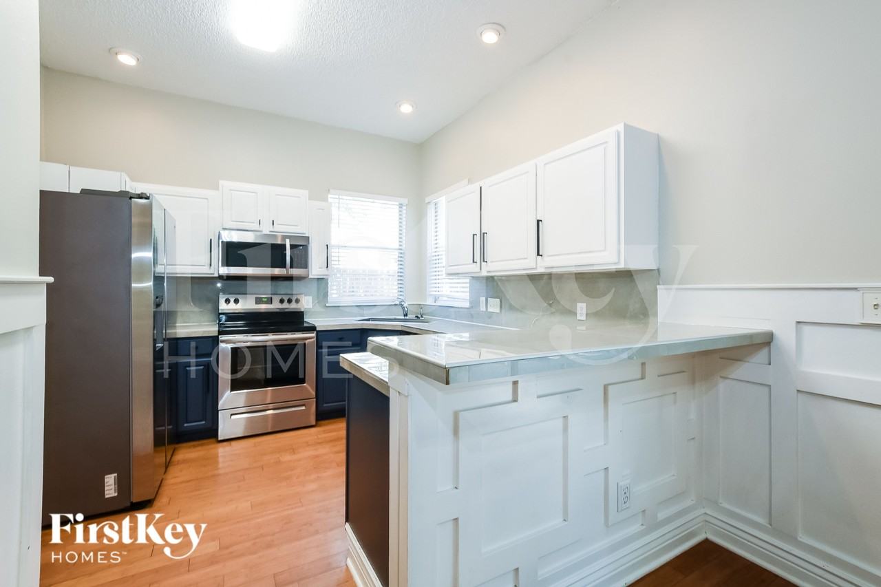 3010 Linmont Ln - Photo 6 of 16