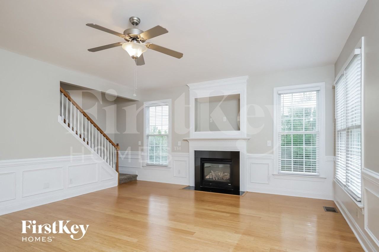 5515 Stone Crossing Dr - Photo 2 of 15