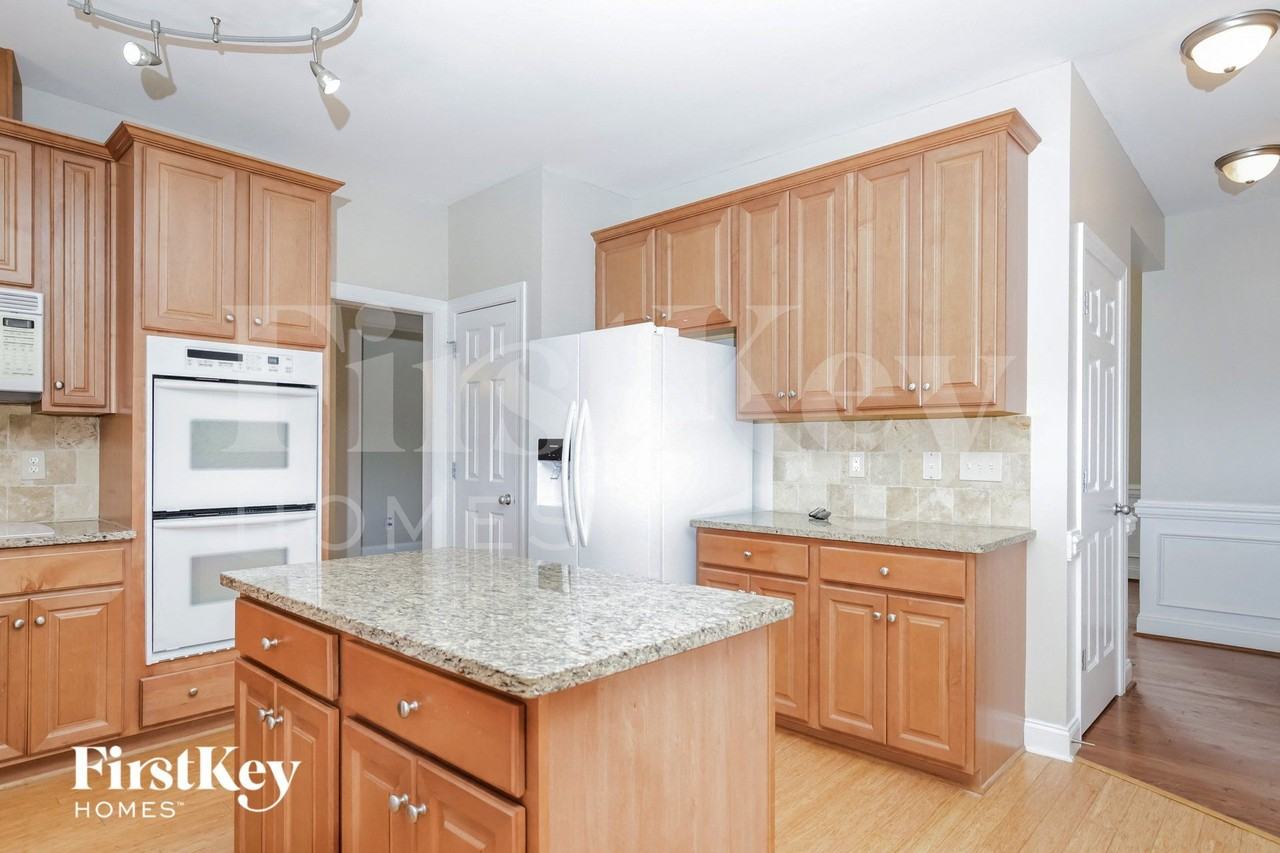 5515 Stone Crossing Dr - Photo 6 of 15