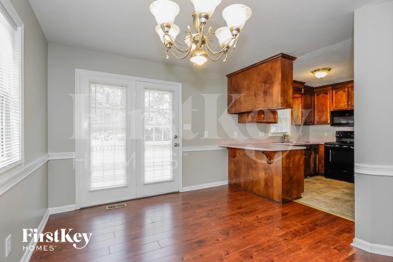 835 S Millon St - Photo 6 of 16
