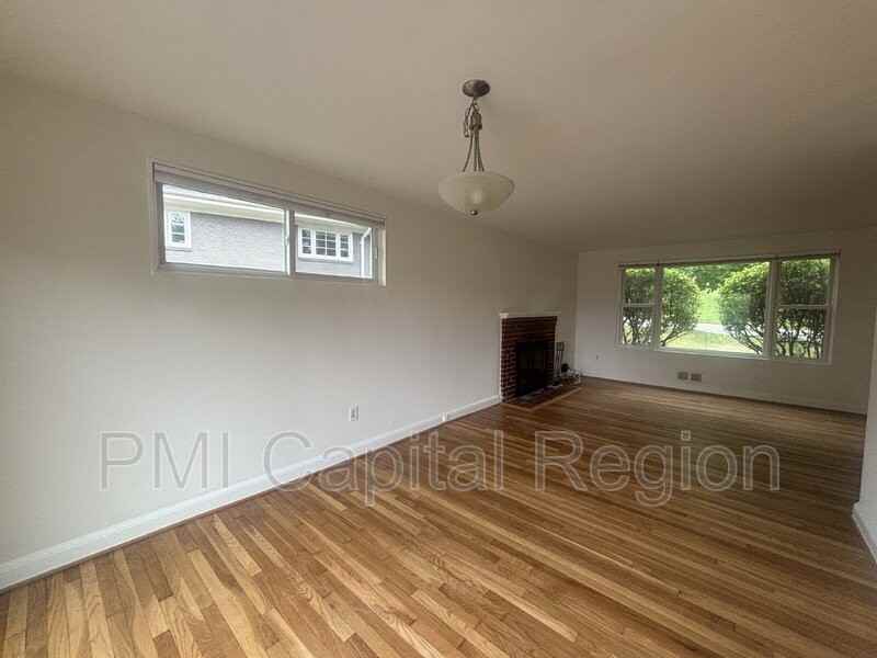 2929 Terrace Dr - Photo 4 of 25