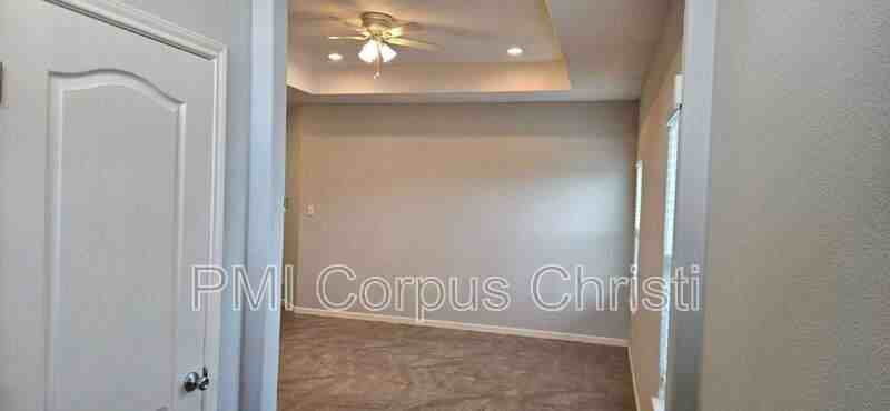 6402 Williams Dr #A - Photo 4 of 25