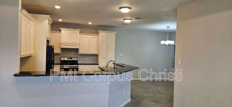 6402 Williams Dr #A - Photo 7 of 25