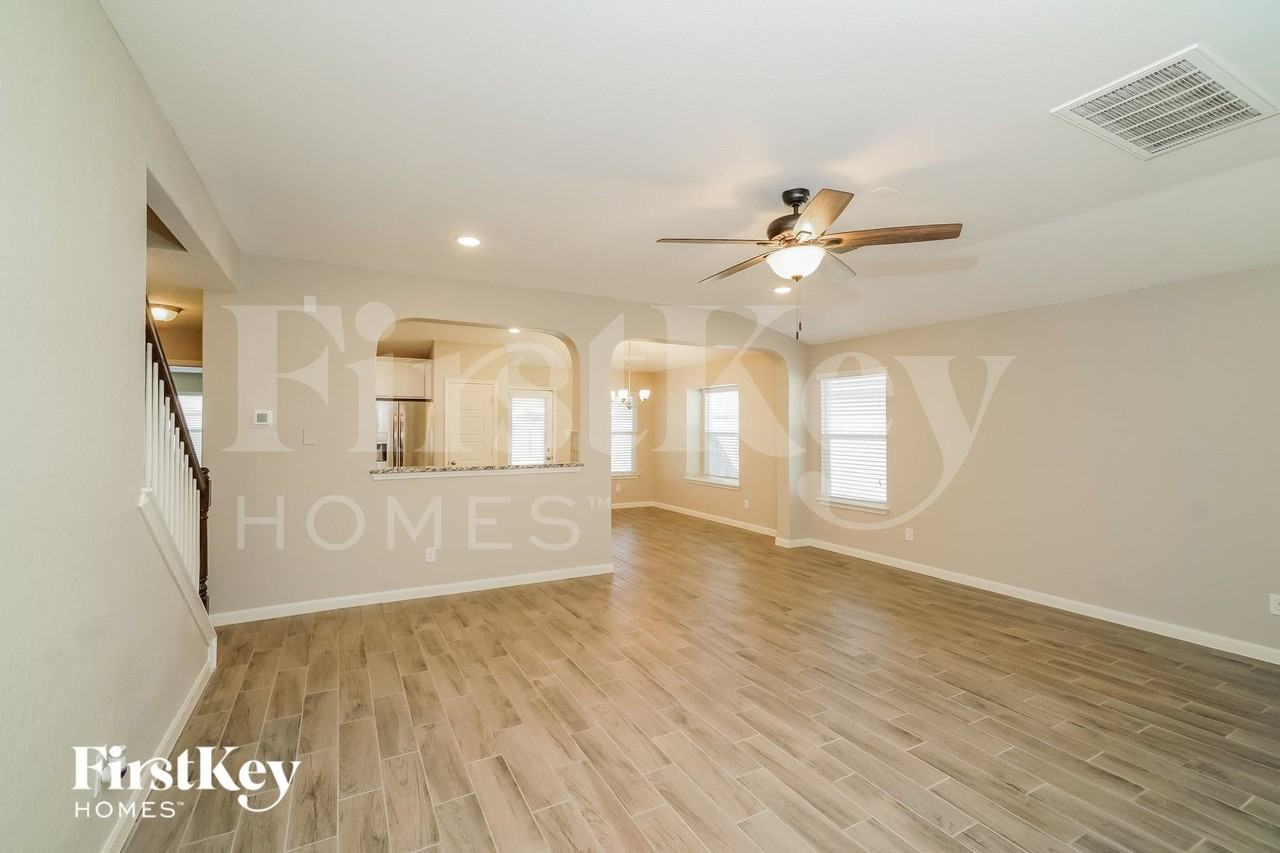 2267 Hawk Dr - Photo 6 of 15
