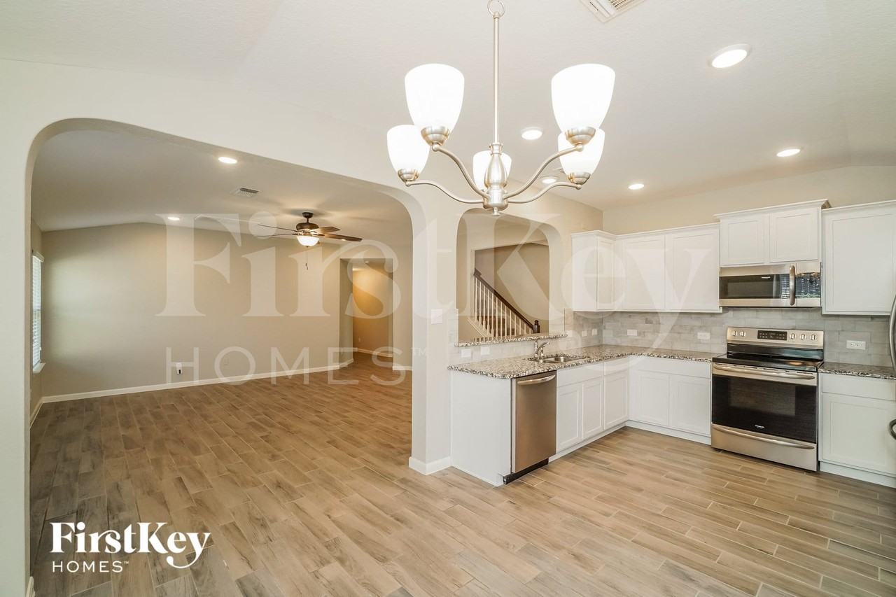 2267 Hawk Dr - Photo 7 of 15