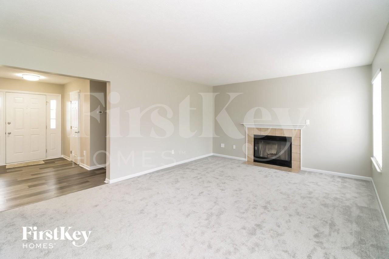 6955 Autumn Glen Dr - Photo 3 of 15