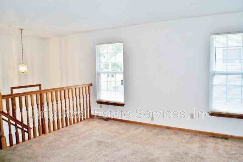 415 Sw Joy Ct - Photo 4 of 14