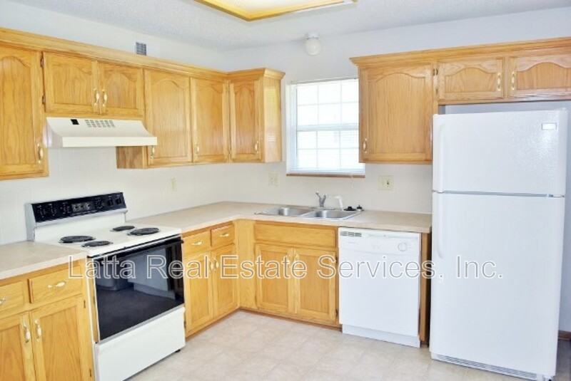 415 Sw Joy Ct - Photo 6 of 14